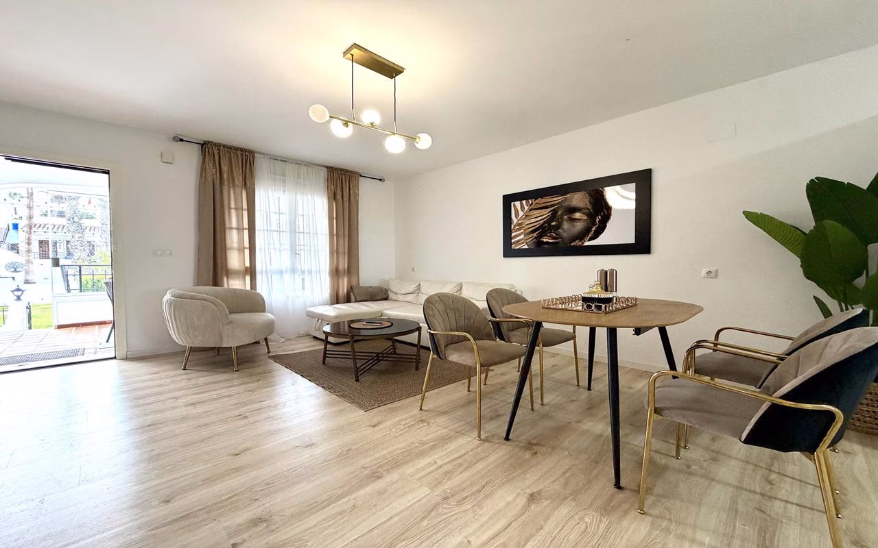 WV2608_2 Bedrooms TownHouse with comm. Pool, Glazed-in Terrace, Front and Back Garden, BBQ and Solarium_VILLAMARTIN | White Villas in Spain WhiteVillasInSpain07 7