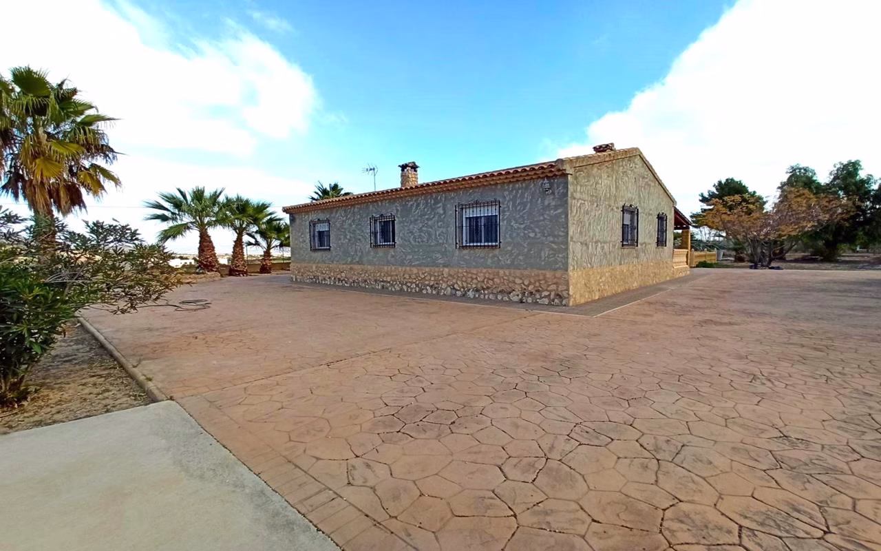 Ref: WAC0463 — ASPE – 4 Bedrooms Country Villa with Pool, Carport and BBQ/Kitchen | White Villas in Spain WhiteVillasInSpain08 20