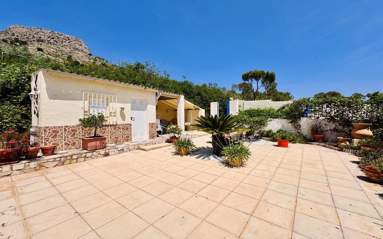 Ref: WAC0581 — ASPE – 4 Bedrooms Country Villa with Pool, Bar, BBQ, Glazed-in Lounge/Terrace and Off-Road Parking. | White Villas in Spain WhiteVillasInSpain08 24