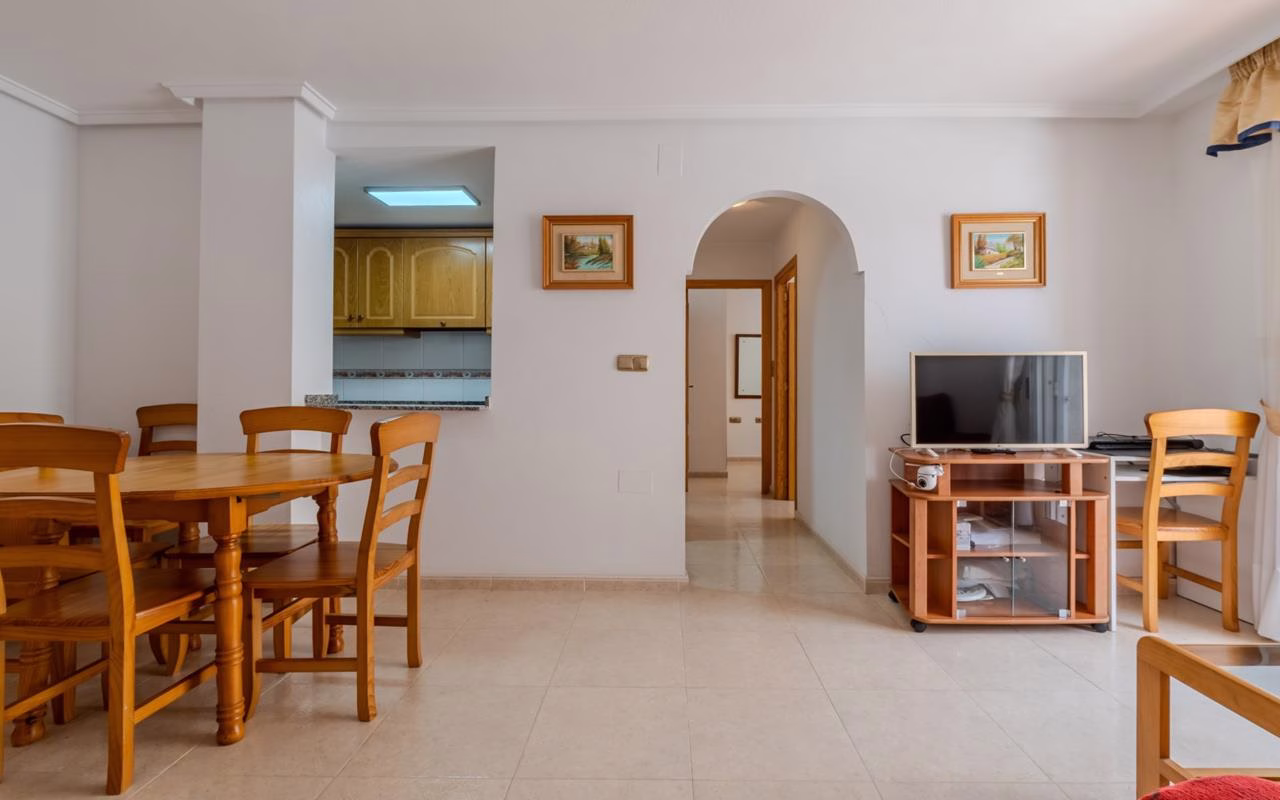 Ref: WV2611 — TORREVIEJA – 2 Bedrooms Town centre Apartment on 1st Floor with Lift Access, 1Km to the Beach | White Villas in Spain WhiteVillasInSpain09 39