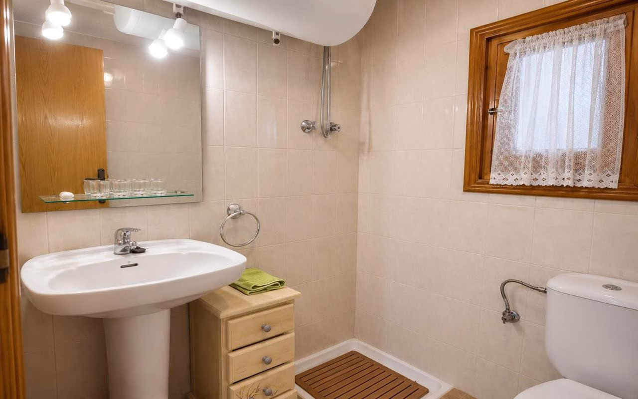 Ref: WTi3226 — PLAYA FLAMENCA – 3 Bedrooms Corner TownHouse with Front Terrace, Storage room and Parking, 500m to the Beach | White Villas in Spain WhiteVillasInSpain09 41