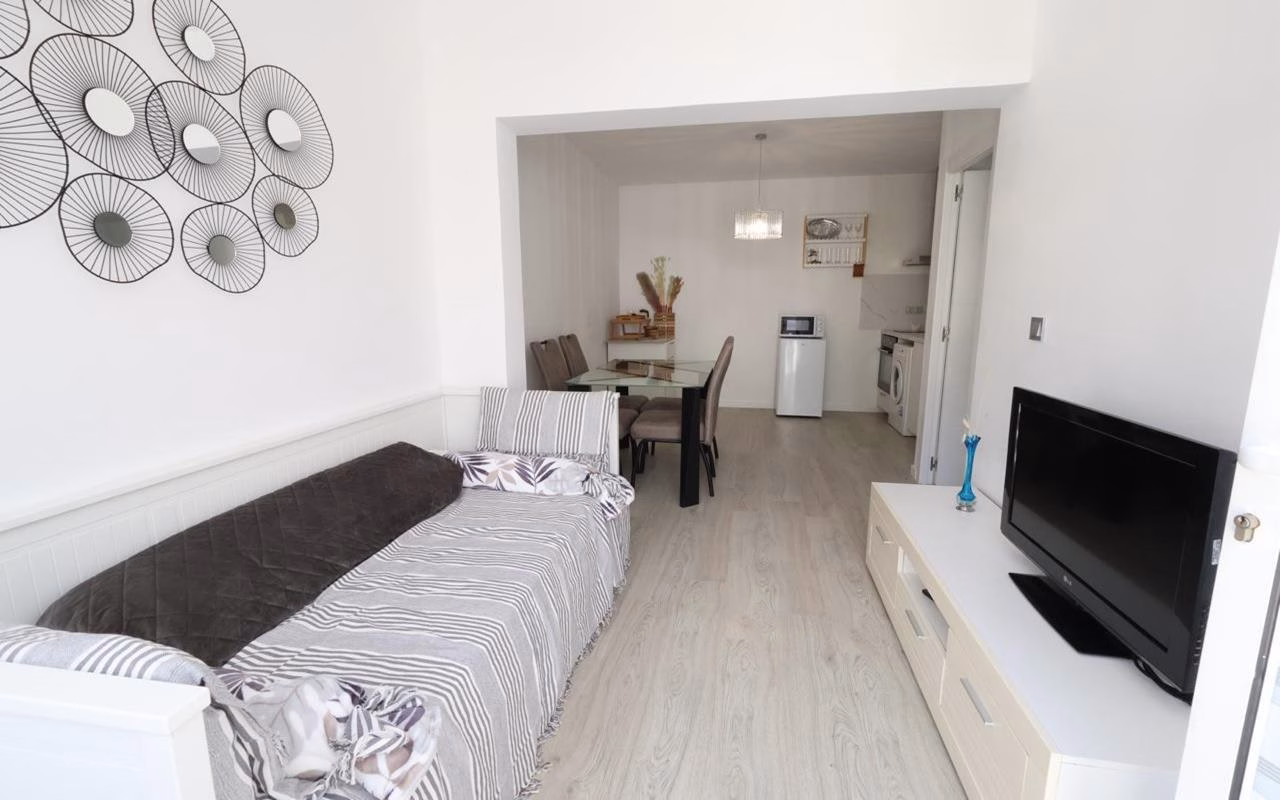Ref: WIH3020 — LOS BALCONES – 1 Bedroom fully renovated, furnished and equipped Bungalow with comm. Pool, Front Terrace, Tennis and Pool Bar_TORREVIEJA | White Villas in Spain WhiteVillasInSpain11 33