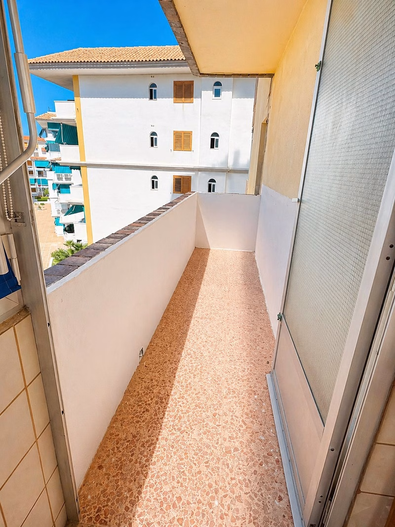 WS5411_2 Bedrooms Apartment on 4th Floor with Lift Access, Parking, Glazed-in Terrace and Solarium, 250m to the Beach_LA MATA_TORREVIEJA | White Villas in Spain WhiteVillasInSpain11 4