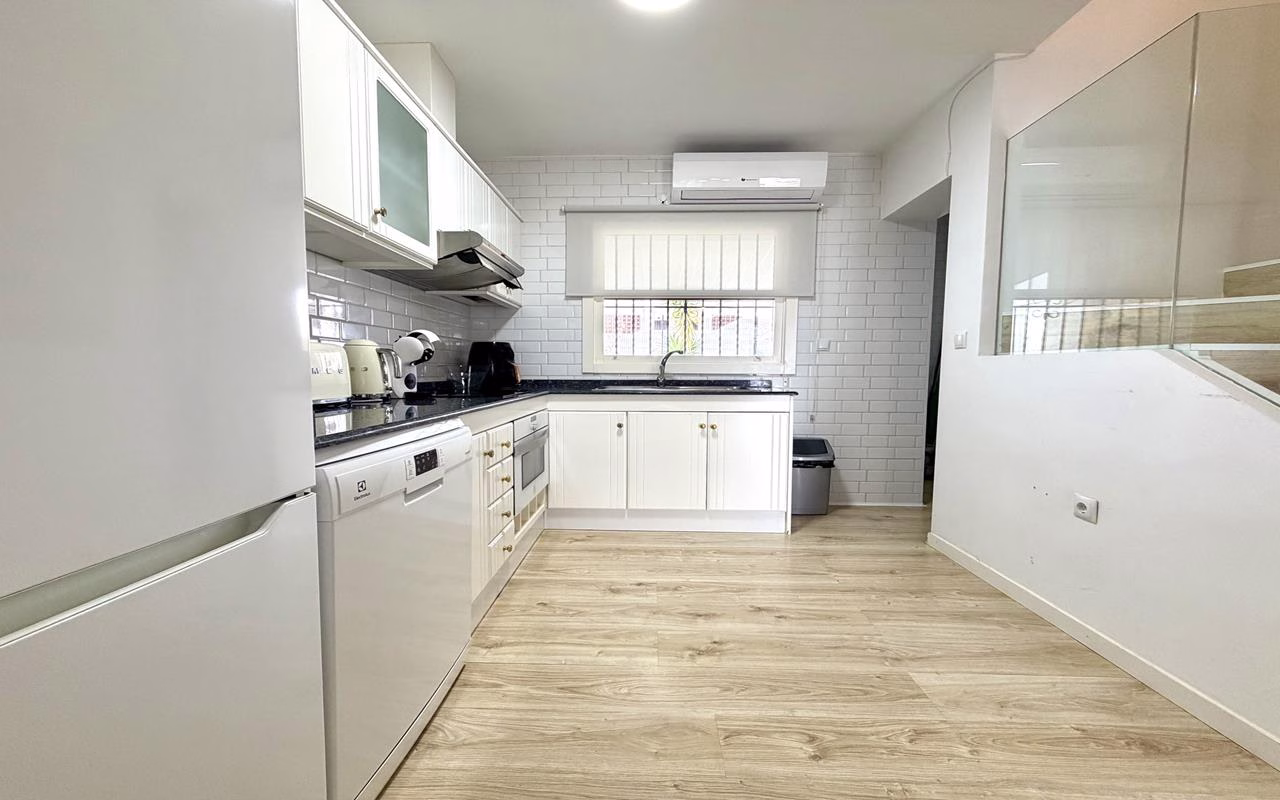 WV2608_2 Bedrooms TownHouse with comm. Pool, Glazed-in Terrace, Front and Back Garden, BBQ and Solarium_VILLAMARTIN | White Villas in Spain WhiteVillasInSpain11 7
