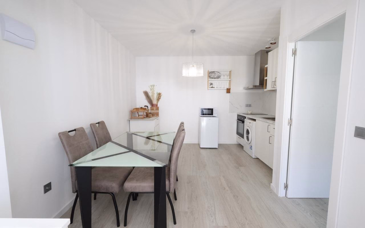 Ref: WIH3020 — LOS BALCONES – 1 Bedroom fully renovated, furnished and equipped Bungalow with comm. Pool, Front Terrace, Tennis and Pool Bar_TORREVIEJA | White Villas in Spain WhiteVillasInSpain12 33