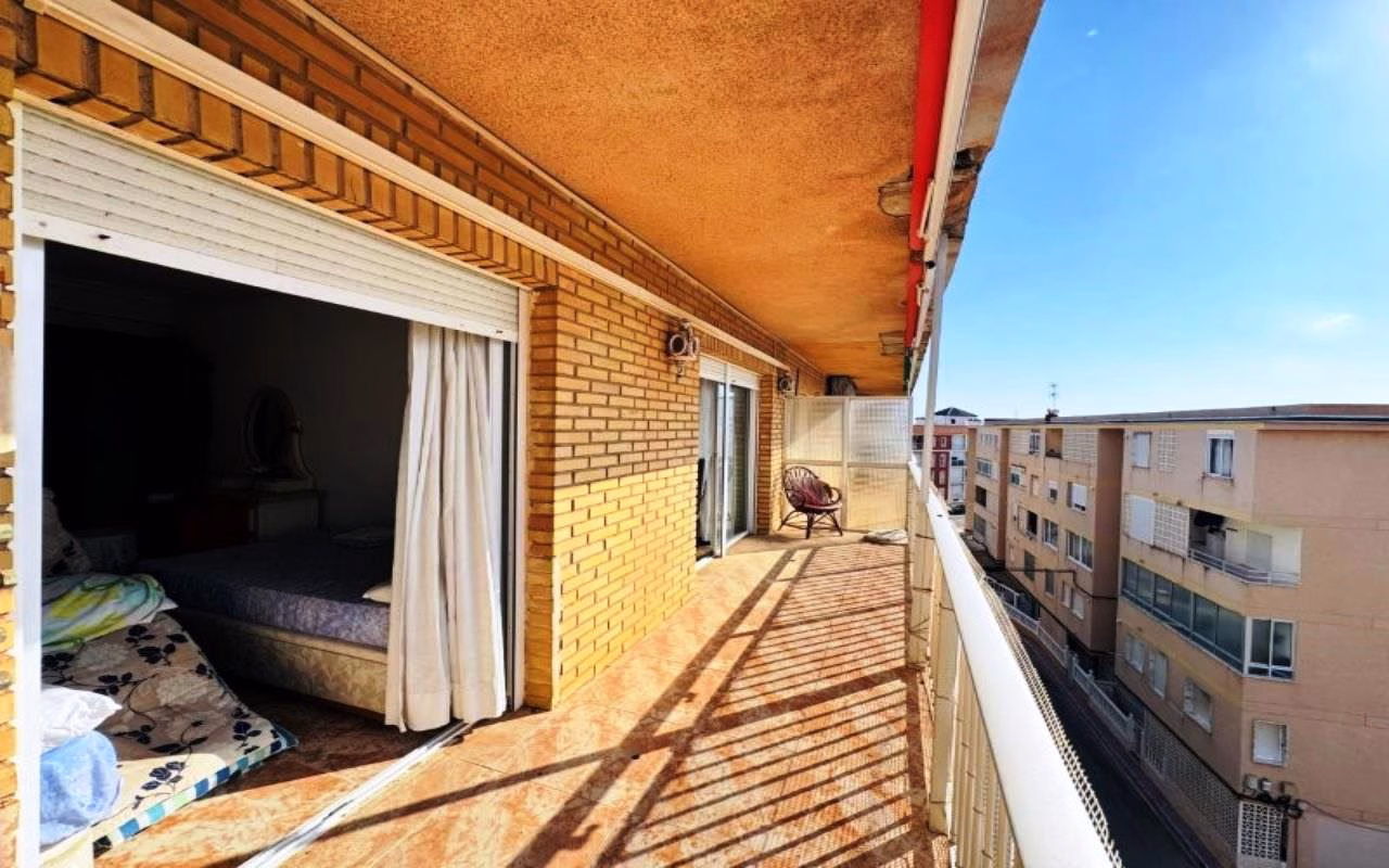 WSM1263_2 Bedrooms Apartment on 4th Floor (NO Lift) with Sea Views Terrace, 100m to the Beach_LA MATA, TORREVIEJA | White Villas in Spain WhiteVillasInSpain13 14