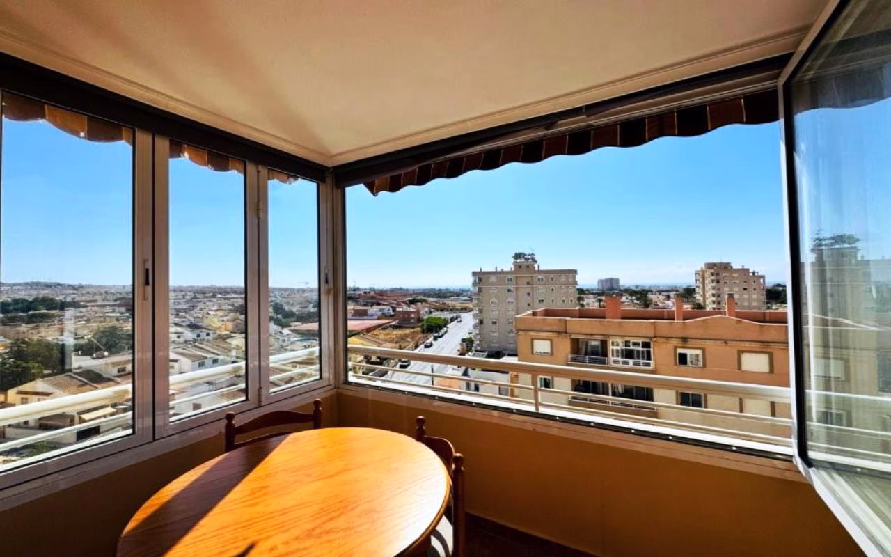 Ref: WSM1264 — TORREVIEJA – 2 Bedrooms Apartment on 8th Floor with Sea Views, Lift Access, 2 comm. Pools, Childrens playground and Parking | White Villas in Spain WhiteVillasInSpain13 27