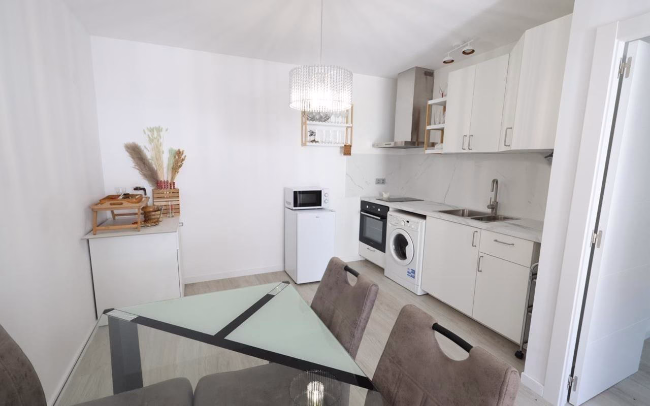 Ref: WIH3020 — LOS BALCONES – 1 Bedroom fully renovated, furnished and equipped Bungalow with comm. Pool, Front Terrace, Tennis and Pool Bar_TORREVIEJA | White Villas in Spain WhiteVillasInSpain13 33