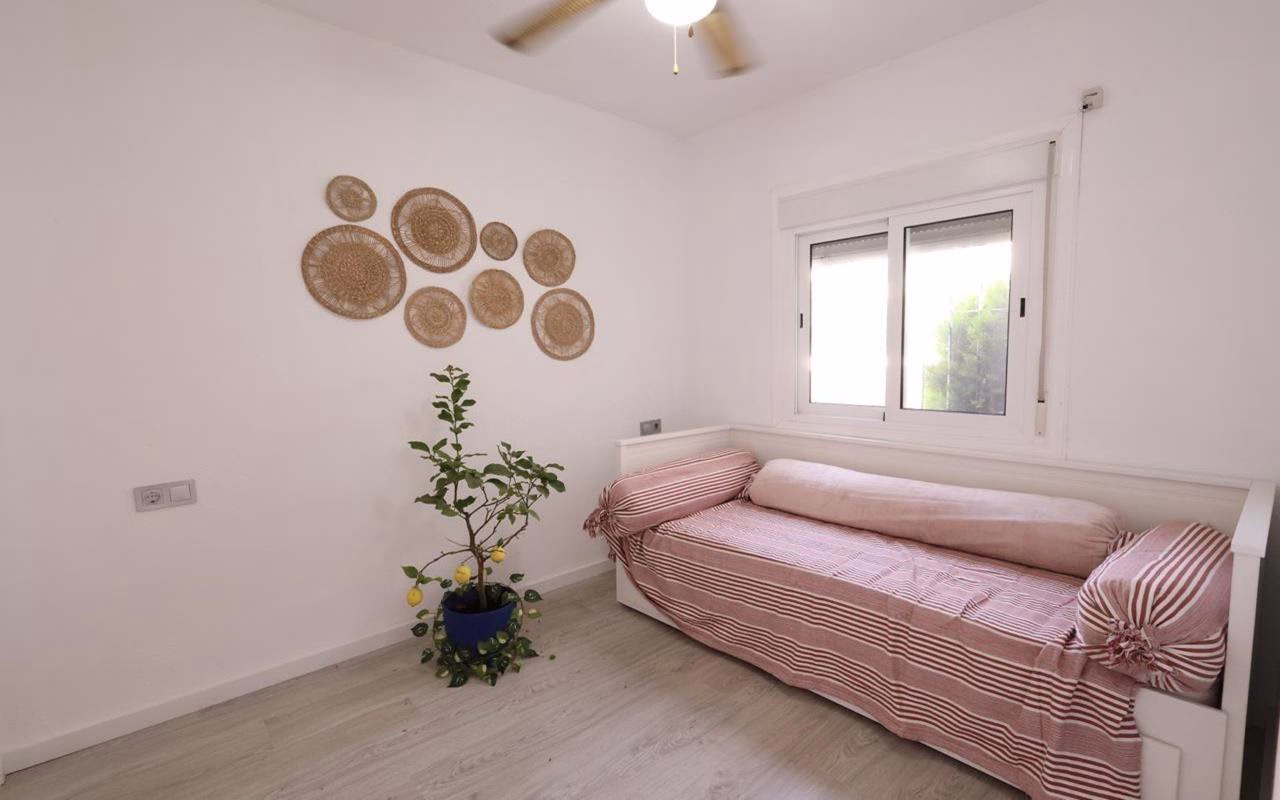 Ref: WIH3020 — LOS BALCONES – 1 Bedroom fully renovated, furnished and equipped Bungalow with comm. Pool, Front Terrace, Tennis and Pool Bar_TORREVIEJA | White Villas in Spain WhiteVillasInSpain15 33