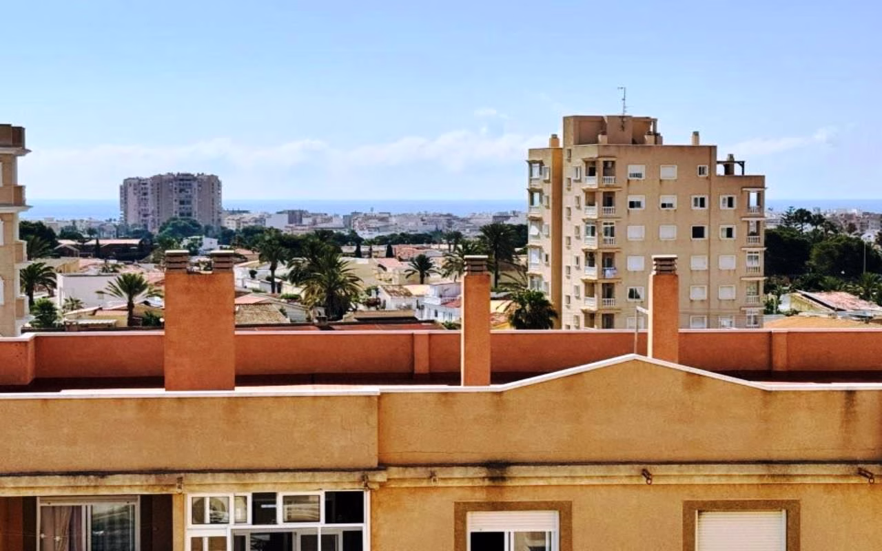 Ref: WSM1264 — TORREVIEJA – 2 Bedrooms Apartment on 8th Floor with Sea Views, Lift Access, 2 comm. Pools, Childrens playground and Parking | White Villas in Spain WhiteVillasInSpain16 27