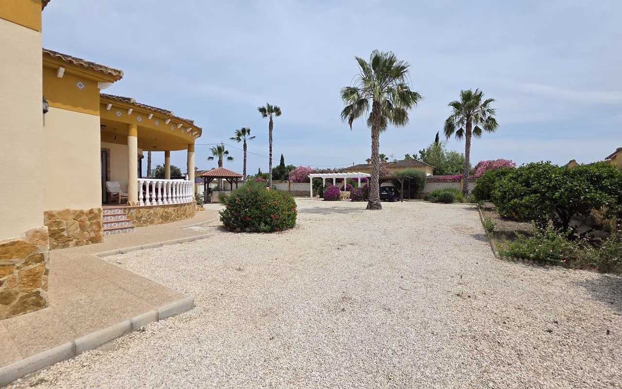 WVV5370_4 Bedrooms Country Villa with Pool, Carport, BBQ, 2 Chill-out Pergolas, Storage shed and Solarium_CATRAL | White Villas in Spain WhiteVillasInSpain17 12