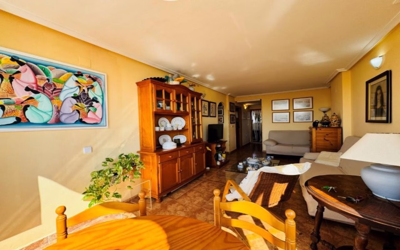 Ref: WSM1264 — TORREVIEJA – 2 Bedrooms Apartment on 8th Floor with Sea Views, Lift Access, 2 comm. Pools, Childrens playground and Parking | White Villas in Spain WhiteVillasInSpain17 23