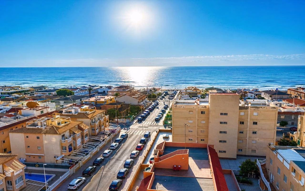 WS5411_2 Bedrooms Apartment on 4th Floor with Lift Access, Parking, Glazed-in Terrace and Solarium, 250m to the Beach_LA MATA_TORREVIEJA | White Villas in Spain WhiteVillasInSpain17 4