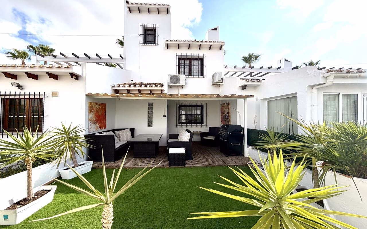 WV2608_2 Bedrooms TownHouse with comm. Pool, Glazed-in Terrace, Front and Back Garden, BBQ and Solarium_VILLAMARTIN | White Villas in Spain WhiteVillasInSpain17 7