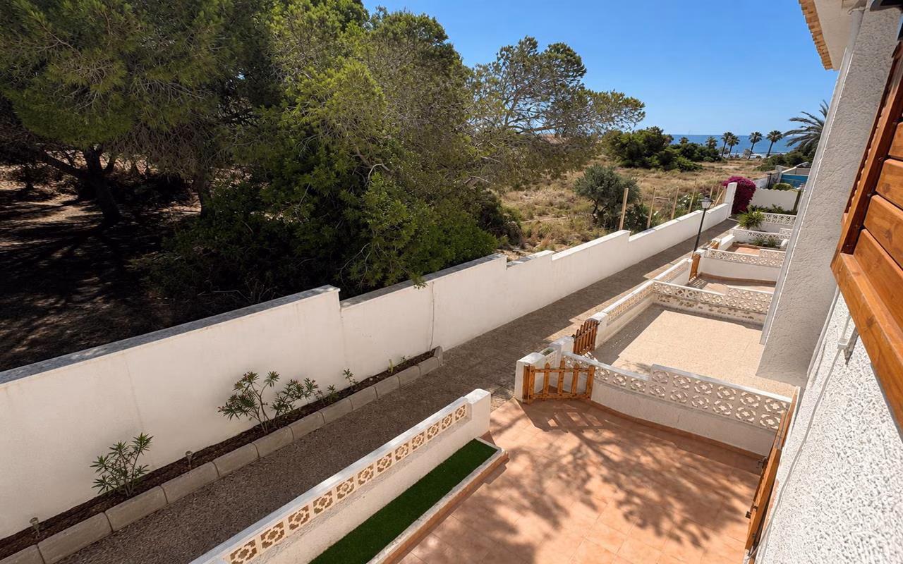 Ref: WTi3226 — PLAYA FLAMENCA – 3 Bedrooms Corner TownHouse with Front Terrace, Storage room and Parking, 500m to the Beach | White Villas in Spain WhiteVillasInSpain18 32