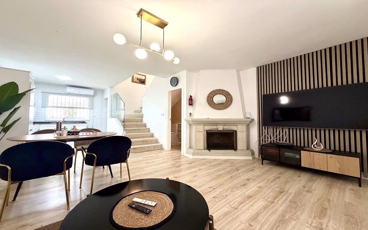 WV2608_2 Bedrooms TownHouse with comm. Pool, Glazed-in Terrace, Front and Back Garden, BBQ and Solarium_VILLAMARTIN | White Villas in Spain WhiteVillasInSpain18 6