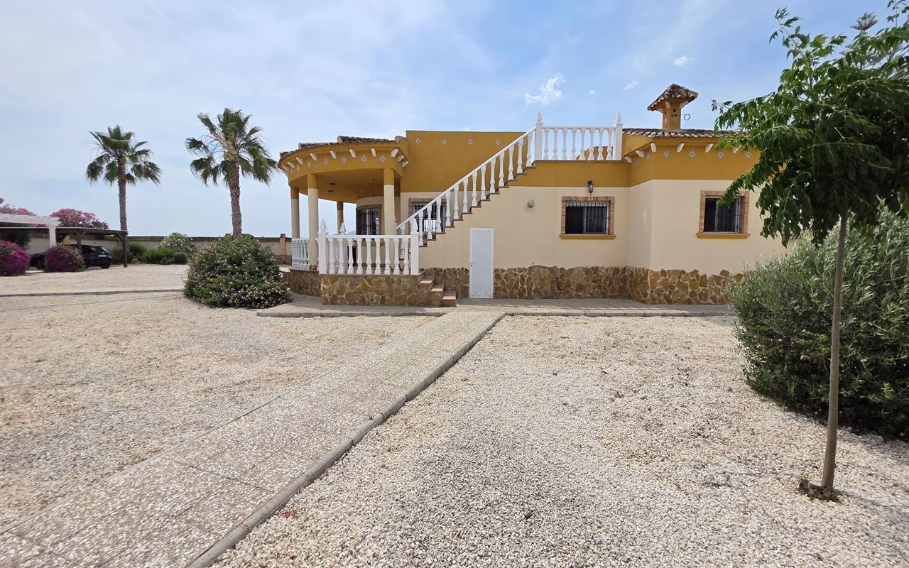 WVV5370_4 Bedrooms Country Villa with Pool, Carport, BBQ, 2 Chill-out Pergolas, Storage shed and Solarium_CATRAL | White Villas in Spain WhiteVillasInSpain20 9
