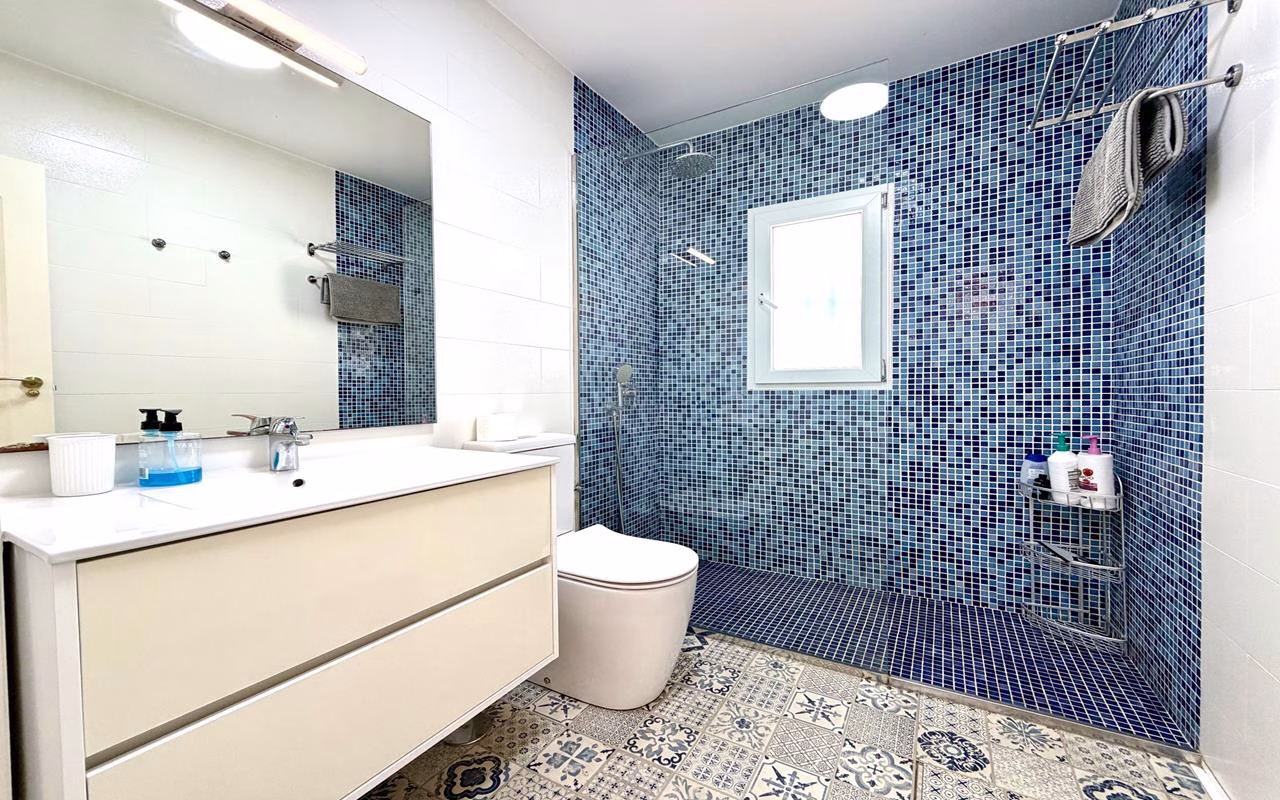 WV2608_2 Bedrooms TownHouse with comm. Pool, Glazed-in Terrace, Front and Back Garden, BBQ and Solarium_VILLAMARTIN | White Villas in Spain WhiteVillasInSpain21 4
