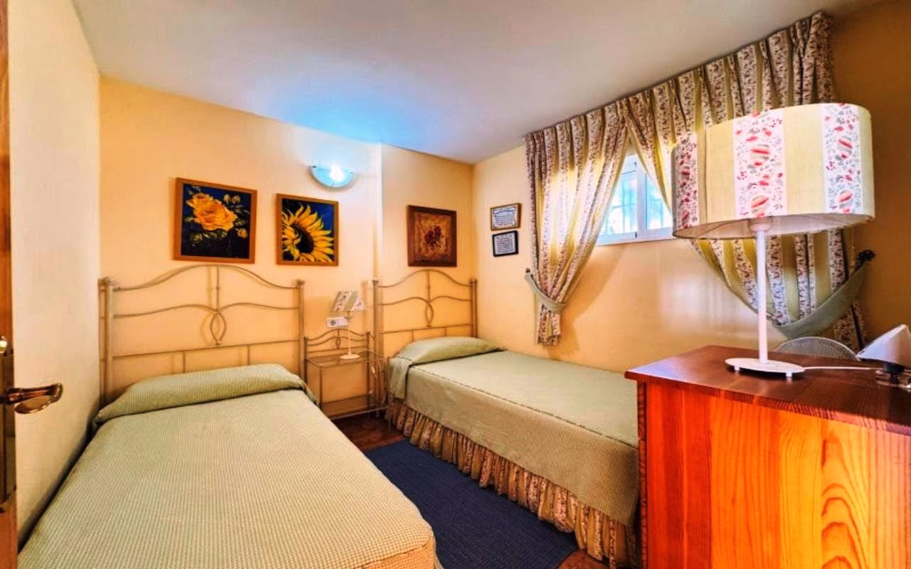 Ref: WSM1264 — TORREVIEJA – 2 Bedrooms Apartment on 8th Floor with Sea Views, Lift Access, 2 comm. Pools, Childrens playground and Parking | White Villas in Spain WhiteVillasInSpain25 13