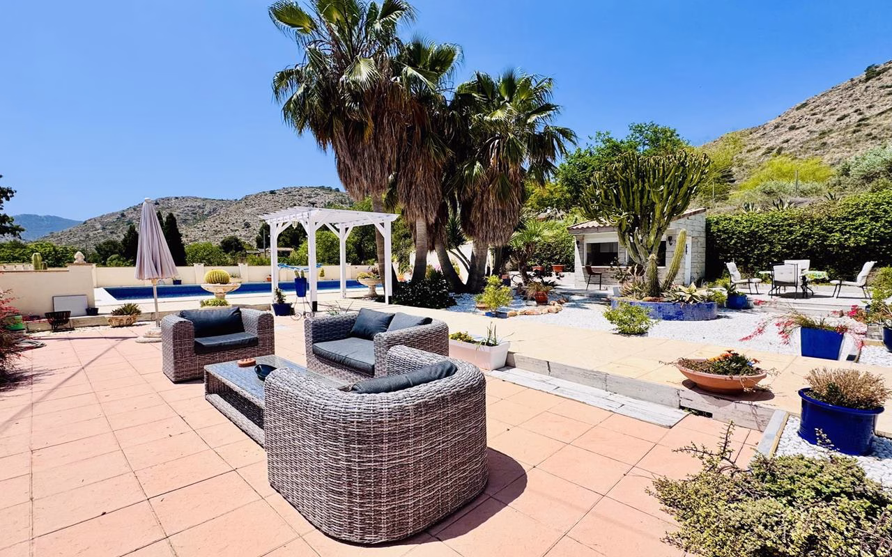 Ref: WAC0581 — ASPE – 4 Bedrooms Country Villa with Pool, Bar, BBQ, Glazed-in Lounge/Terrace and Off-Road Parking. | White Villas in Spain WhiteVillasInSpain33 8