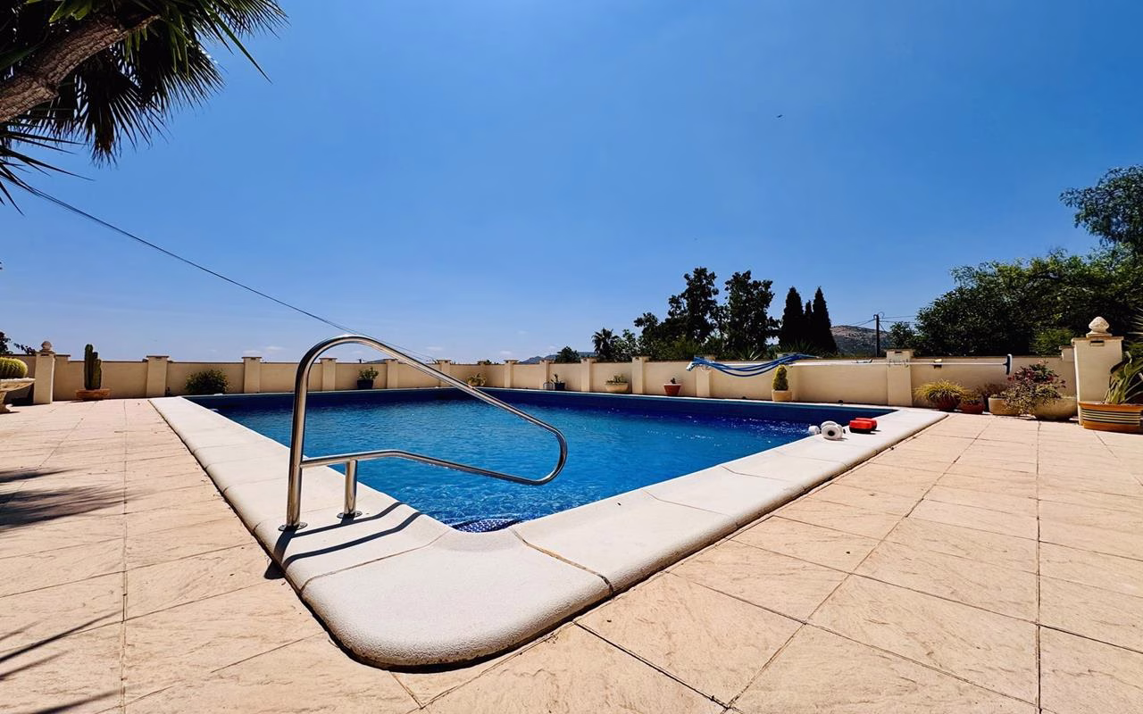 Ref: WAC0581 — ASPE – 4 Bedrooms Country Villa with Pool, Bar, BBQ, Glazed-in Lounge/Terrace and Off-Road Parking. | White Villas in Spain WhiteVillasInSpain40 5