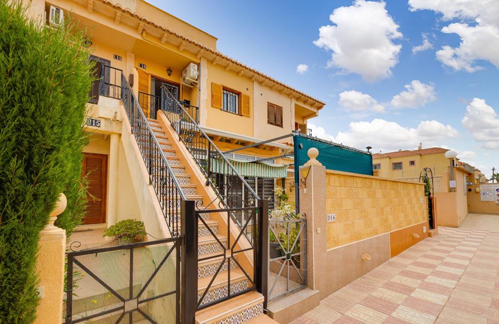 Index | White Villas in Spain 2 Bedrooms Top Floor Apartment with comm. Pool and Solarium - TORREVIEJA - EL CHAPARRAL