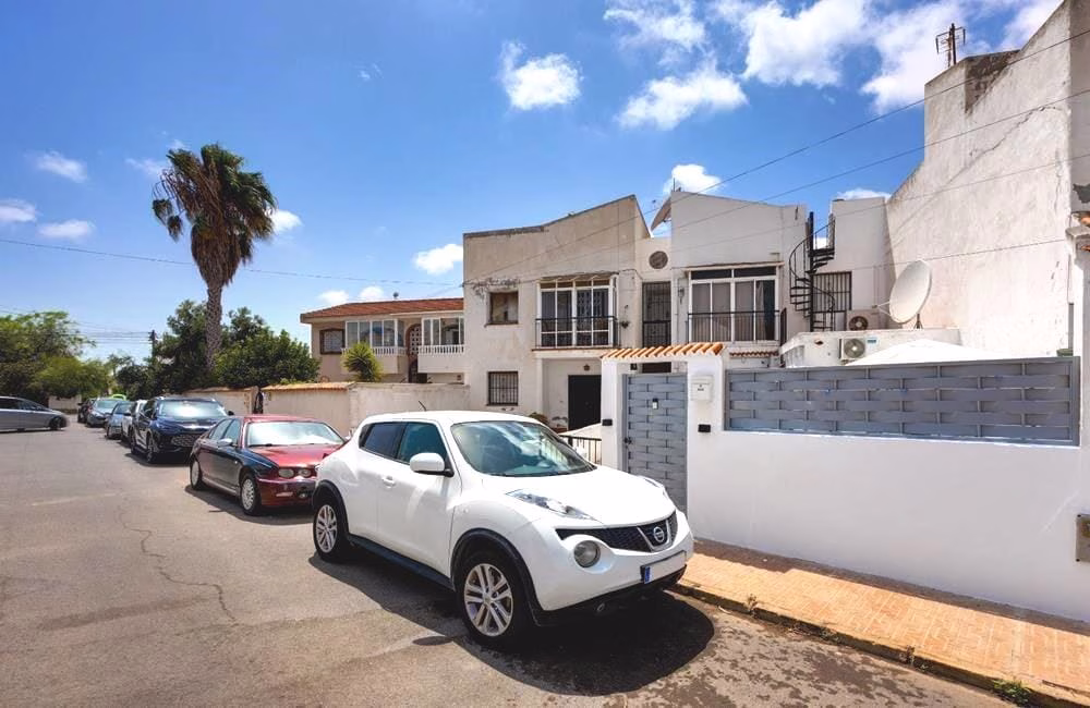 Ref: WV2619 — TORREVIEJA (El Chaparral) – 2 Bedrooms Reformed Ground-Floor Apartment with Large Sunny Front Terrace. | White Villas in Spain 2 Bedrooms Reformed Ground-Floor Apartment with large sunny Front Terrace - TORREVIEJA - EL CHAPARRAL