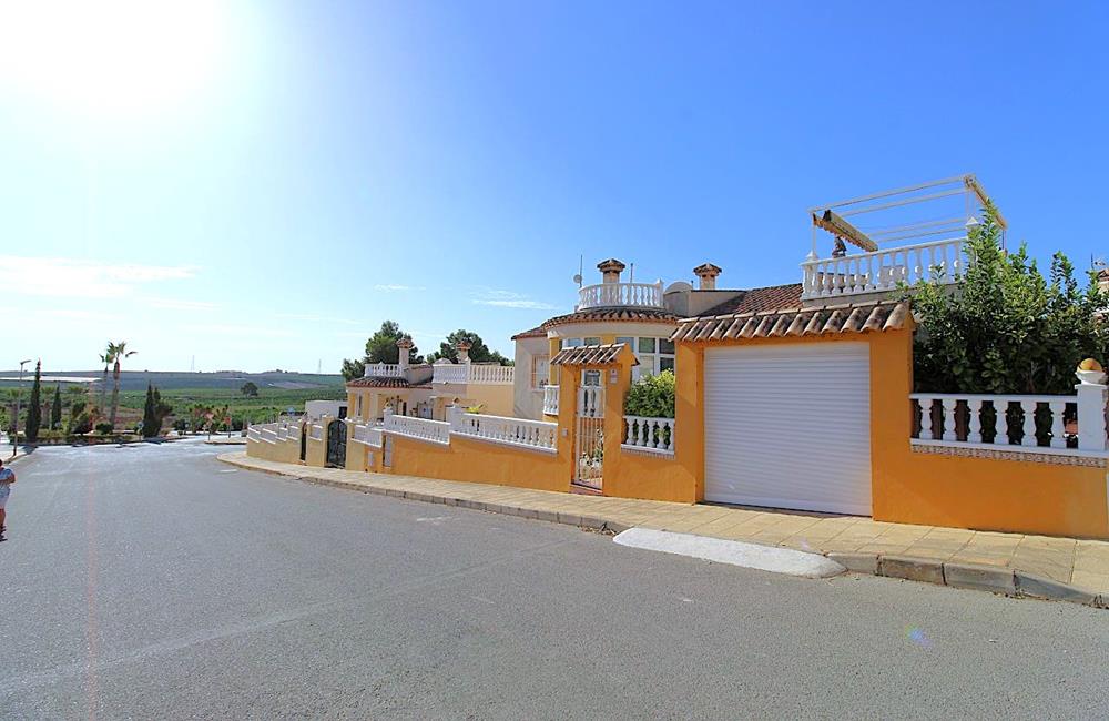 Ref: WV2621 — SAN MIGUEL de SALINAS – 3 Bedrooms Detached Villa with Pool, Garage, Solarium and Car. | White Villas in Spain 3 Bedrooms Detached Villa with Pool, Garage, Solarium and Car - SAN MIGUEL de SALINAS