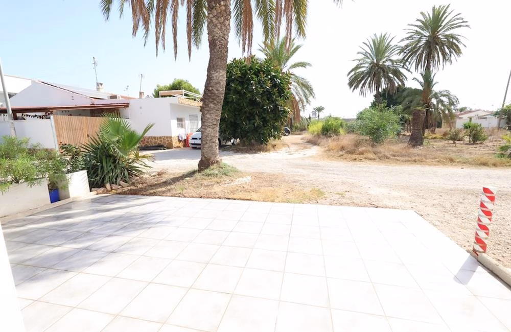 Ref: WIH3056 — TORREVIEJA – 3 Bedrooms Renovated Bungalow with comm. Pool, Parking and Solarium. | White Villas in Spain 3 Bedrooms Bungalow with comm. Pool, parking and Solarium - TORREVIEJA - TORRETA ii