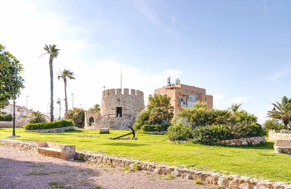 Ref: WS5426 — TORRE LA MATA (Torrevieja) – 2 Bedrooms Apartment on 3rd Floor with comm. Pool, Terrace and Sea Views, 100m to Beach. | White Villas in Spain 2 Bedrooms Apartment on 3rd Floor with comm. Pool, Terrace and Sea Views, 100m to Beach - Torre La Mata - Torrevieja