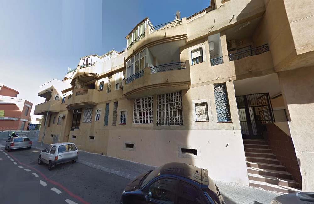 Ref: WL1142 — TORREVIEJA – 2 Bedrooms Top Floor Apartment with Glazed-In Terrace and Solarium. | White Villas in Spain 2 Bedrooms Top Floor Apartment with Glazed-In Terrace and Solarium - TORREVIEJA
