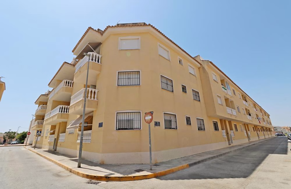 Ref: WPR1916 — FORMENTERA del SEGURA – 2 Bedrooms Top Floor Apartment with comm. Pool, Lift Access and Solarium | White Villas in Spain 2 Bedrooms Top Floor Apartment with comm. Pool, Lift Access and Solarium_FORMENTERA del SEGURA
