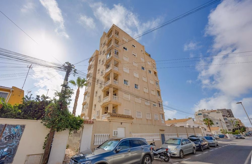 Ref: WM21044 — TORREVIEJA – 2 Bedrooms Apartment on 6th Floor with Lift, comm. Pool and Sea Views Terrace. | White Villas in Spain WhiteVillasInSpain02 26