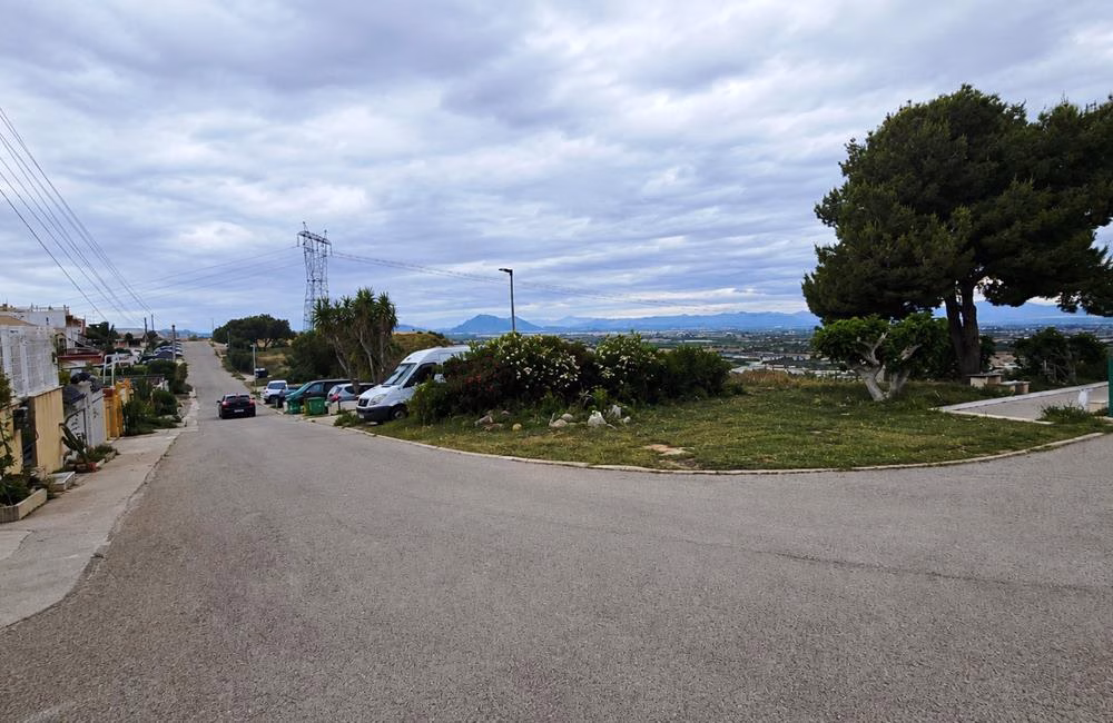 Ref: WSL1614 — CIUDAD QUESADA – 1 Bedroom Renovated Bungalow with Storage, Glazed-in Terrace and Parking. | White Villas in Spain WhiteVillasInSpain02 31