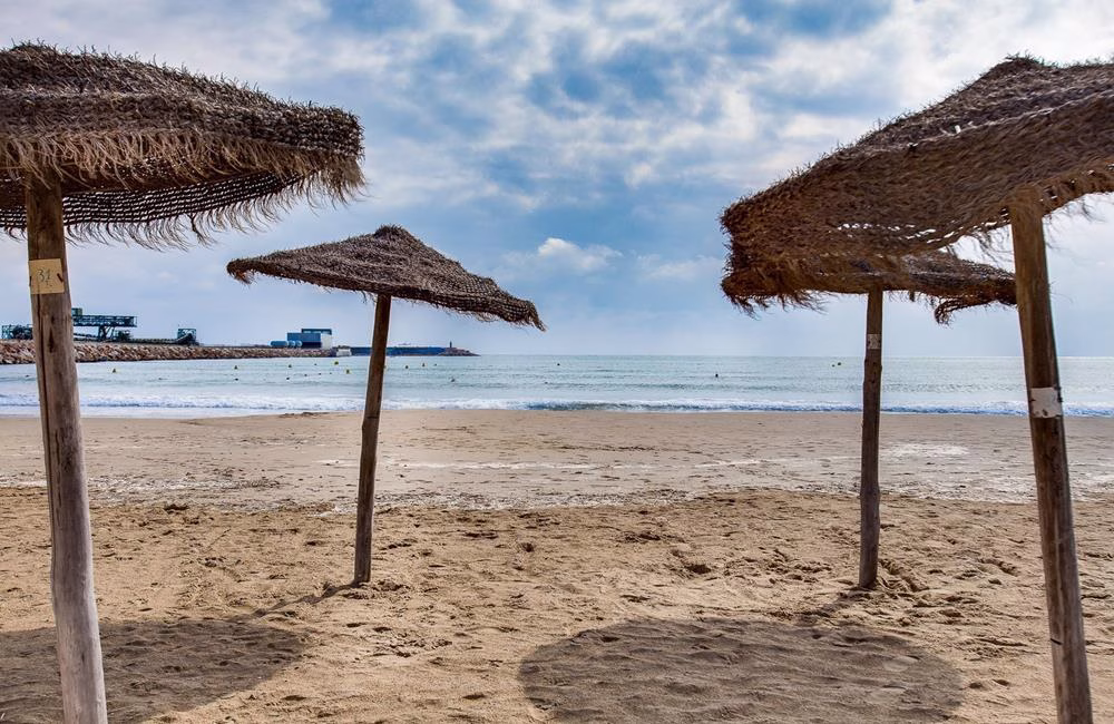 Ref: WPR1917 — TORREVIEJA (Acequion Beach area) – 2 Bedrooms Apartment on 1st Floor with Lift Access, Parking and Terrace, 100m to the Beach | White Villas in Spain WhiteVillasInSpain02 9