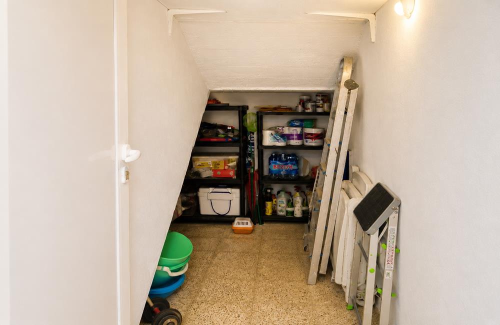 Ref: WTi2104 — TORREVIEJA – 2 Bedrooms Renovated Top Floor Apartment with Dual Terraces and patio, 250m to the Beach. | White Villas in Spain WhiteVillasInSpain03 19