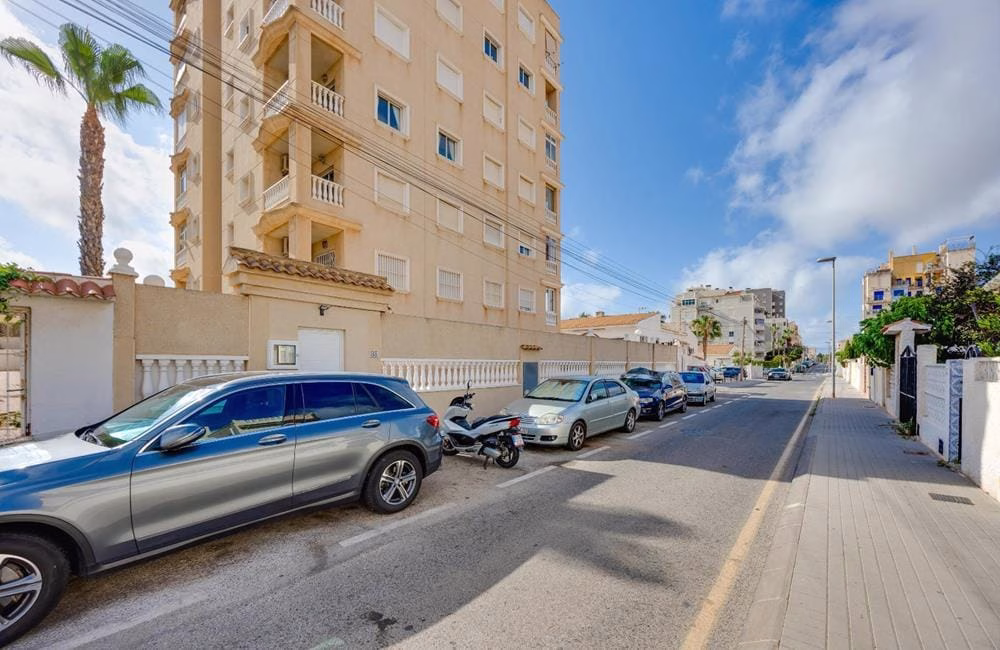 Ref: WM21044 — TORREVIEJA – 2 Bedrooms Apartment on 6th Floor with Lift, comm. Pool and Sea Views Terrace. | White Villas in Spain WhiteVillasInSpain03 26