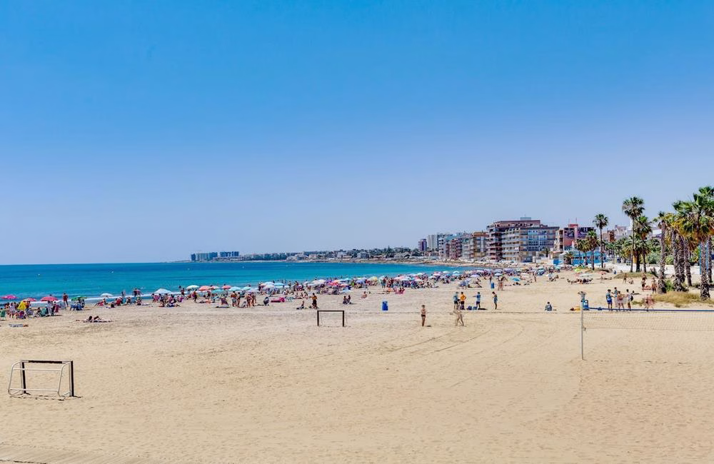 Ref: WPR1917 — TORREVIEJA (Acequion Beach area) – 2 Bedrooms Apartment on 1st Floor with Lift Access, Parking and Terrace, 100m to the Beach | White Villas in Spain WhiteVillasInSpain03 9