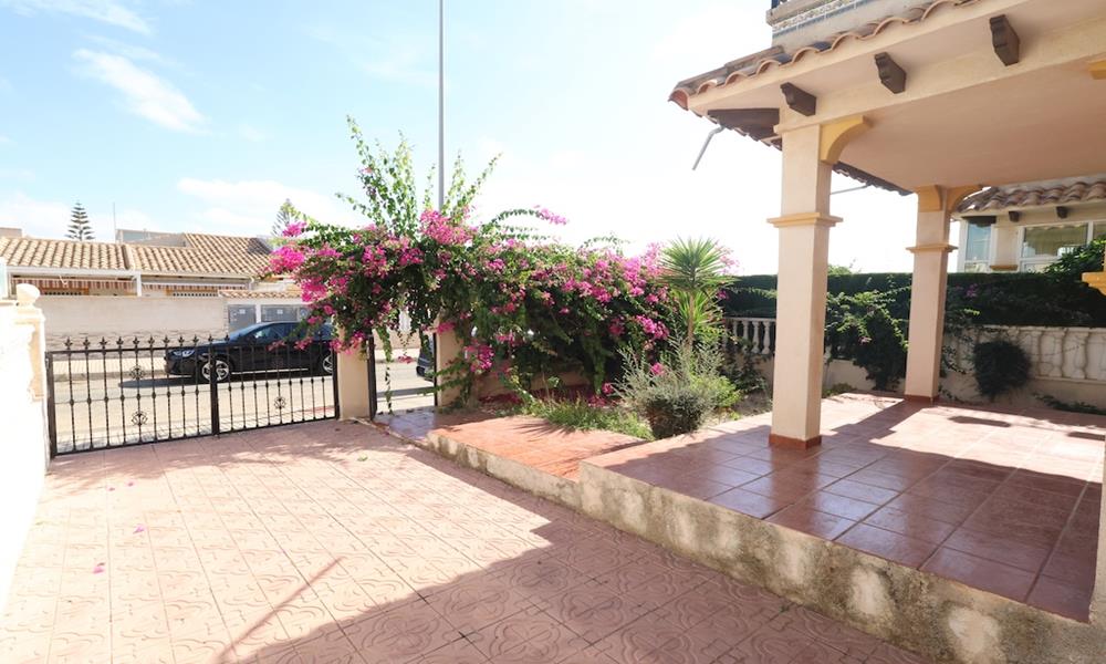 Ref: WIH3053 — PLAYA FLAMENCA – 2 Bedrooms TownHouse with comm. Pool, Parking and Solarium | White Villas in Spain WhiteVillasInSpain04 11