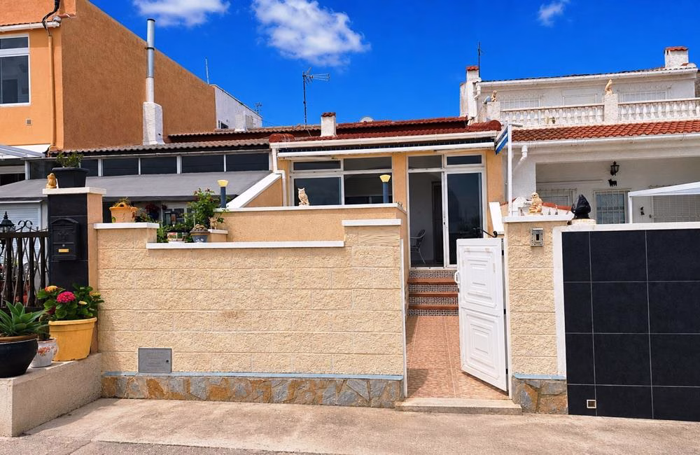 Index | White Villas in Spain 1 Bedroom Renovated Bungalow with Storage, Glazed-in Terrace and Parking - CIUDAD QUESADA