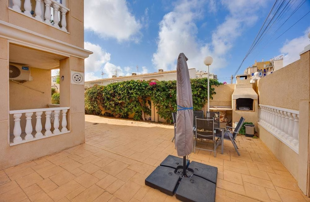Ref: WM21044 — TORREVIEJA – 2 Bedrooms Apartment on 6th Floor with Lift, comm. Pool and Sea Views Terrace. | White Villas in Spain WhiteVillasInSpain05 26