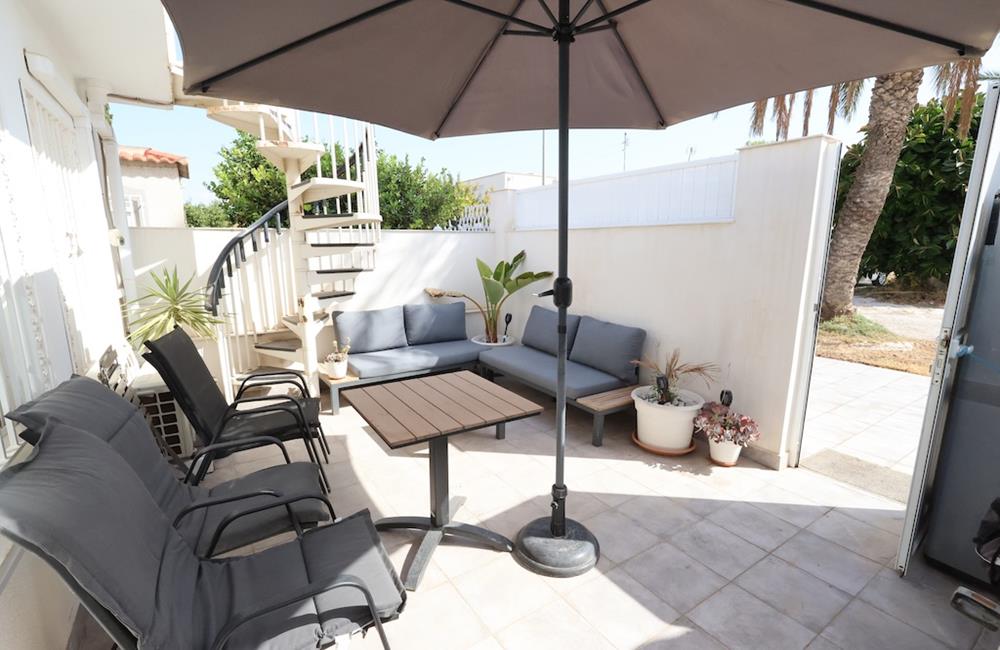 Ref: WIH3056 — TORREVIEJA – 3 Bedrooms Renovated Bungalow with comm. Pool, Parking and Solarium. | White Villas in Spain WhiteVillasInSpain05 28
