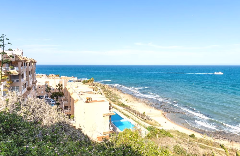 Ref: WS5426 — TORRE LA MATA (Torrevieja) – 2 Bedrooms Apartment on 3rd Floor with comm. Pool, Terrace and Sea Views, 100m to Beach. | White Villas in Spain WhiteVillasInSpain05 29