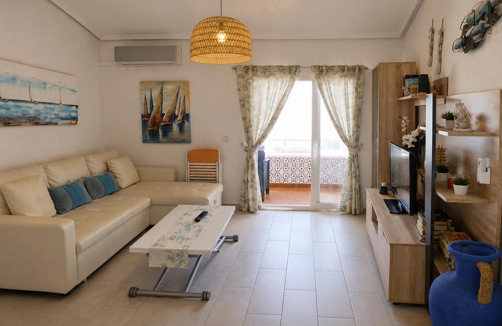 Ref: WTi2104 — TORREVIEJA – 2 Bedrooms Renovated Top Floor Apartment with Dual Terraces and patio, 250m to the Beach. | White Villas in Spain WhiteVillasInSpain07 19