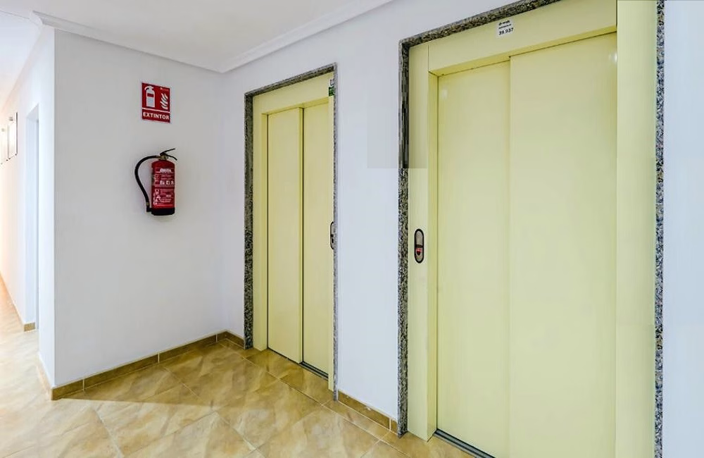Ref: WPR1917 — TORREVIEJA (Acequion Beach area) – 2 Bedrooms Apartment on 1st Floor with Lift Access, Parking and Terrace, 100m to the Beach | White Villas in Spain WhiteVillasInSpain07 9