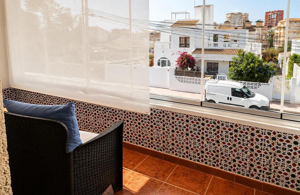 Ref: WTi2104 — TORREVIEJA – 2 Bedrooms Renovated Top Floor Apartment with Dual Terraces and patio, 250m to the Beach. | White Villas in Spain WhiteVillasInSpain08 19