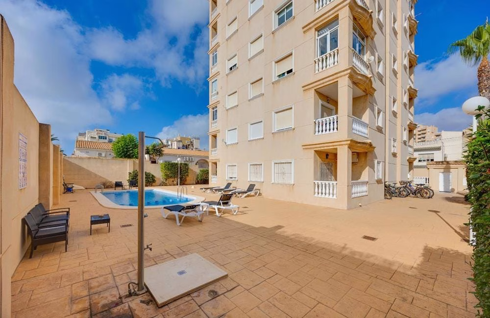Ref: WM21044 — TORREVIEJA – 2 Bedrooms Apartment on 6th Floor with Lift, comm. Pool and Sea Views Terrace. | White Villas in Spain WhiteVillasInSpain08 26