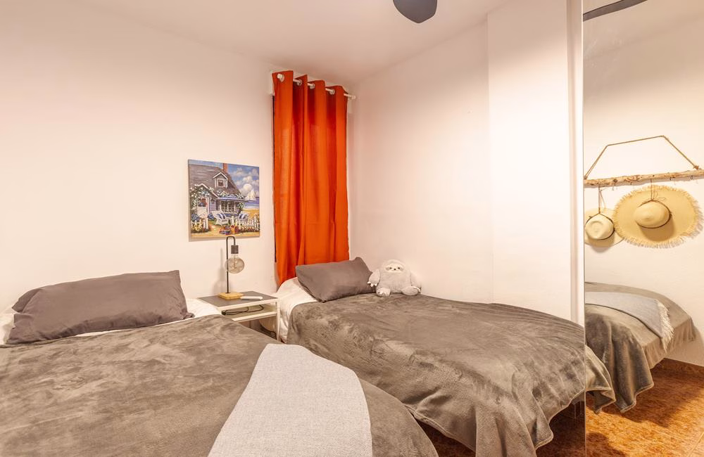 Ref: WL1142 — TORREVIEJA – 2 Bedrooms Top Floor Apartment with Glazed-In Terrace and Solarium. | White Villas in Spain WhiteVillasInSpain09 30