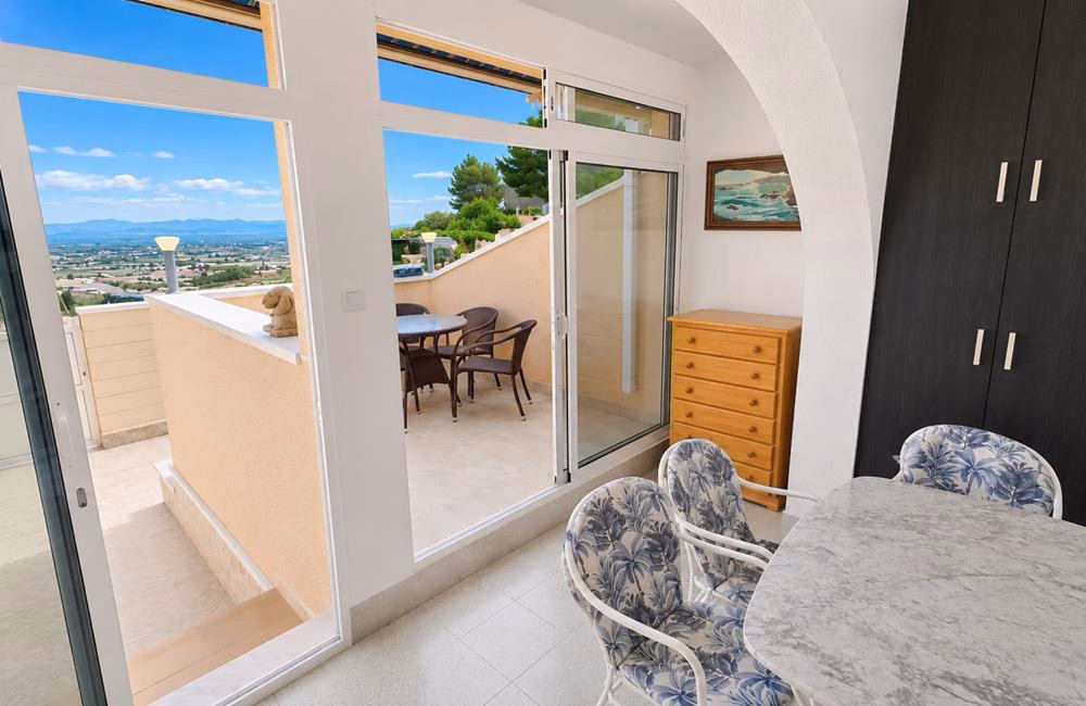 Ref: WSL1614 — CIUDAD QUESADA – 1 Bedroom Renovated Bungalow with Storage, Glazed-in Terrace and Parking. | White Villas in Spain WhiteVillasInSpain09 31