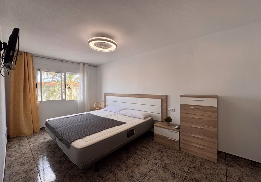 Ref: WTi3212 — TORREVIEJA (Naufragos Beach area) – 3 Bedrooms Apartment on 1st Floor with comm. Pool in Gated Residential, 100m to the Beach | White Villas in Spain WhiteVillasInSpain09 8